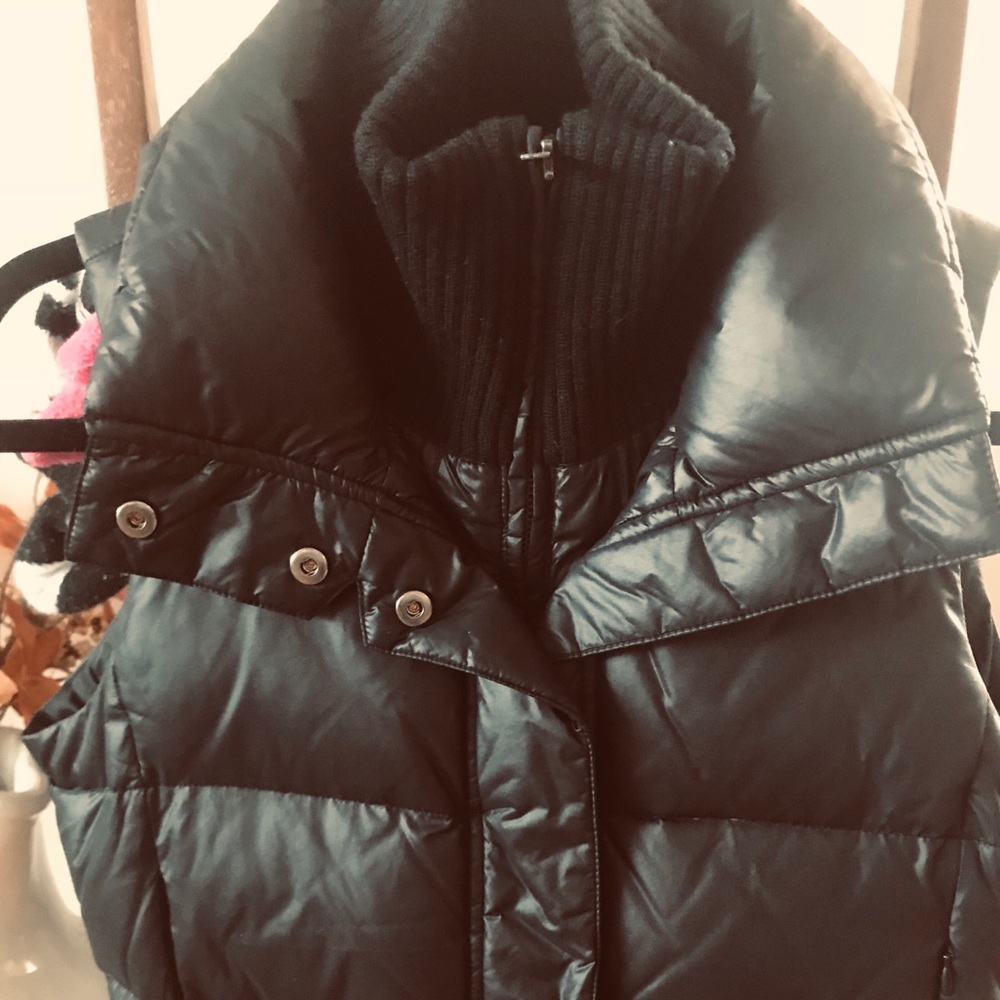 Theory Vest -small